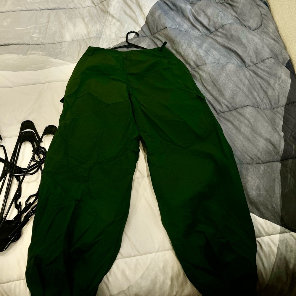 Pretty Little Thing pants small new